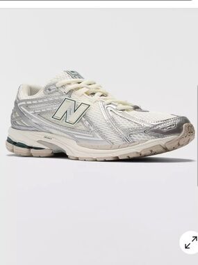 New Balance 1906R Sneakers